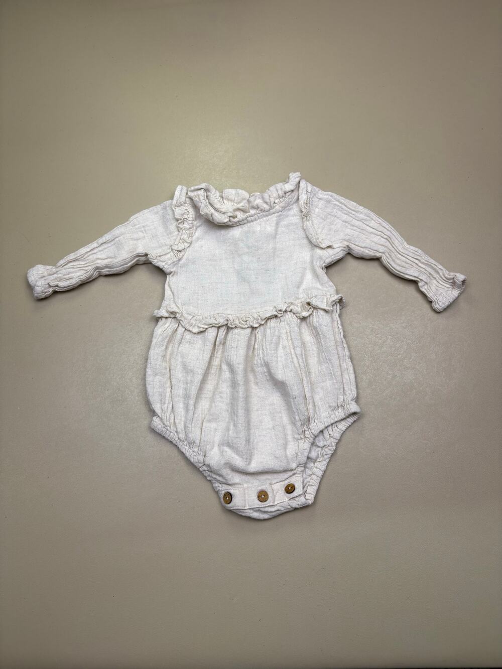 Baby Girl White Linen Romper 6-9 Months Ruffle Long Sleeve Bubble Bodysuit EUC